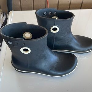 Crocs boots black size 9 womens